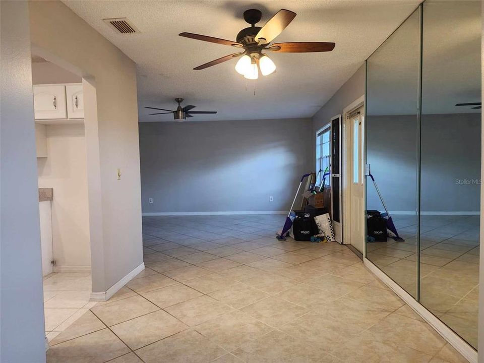 For Rent: $1,700 (2 beds, 2 baths, 984 Square Feet)