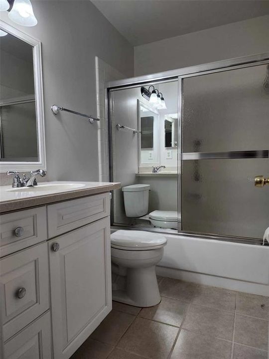 For Rent: $1,700 (2 beds, 2 baths, 984 Square Feet)