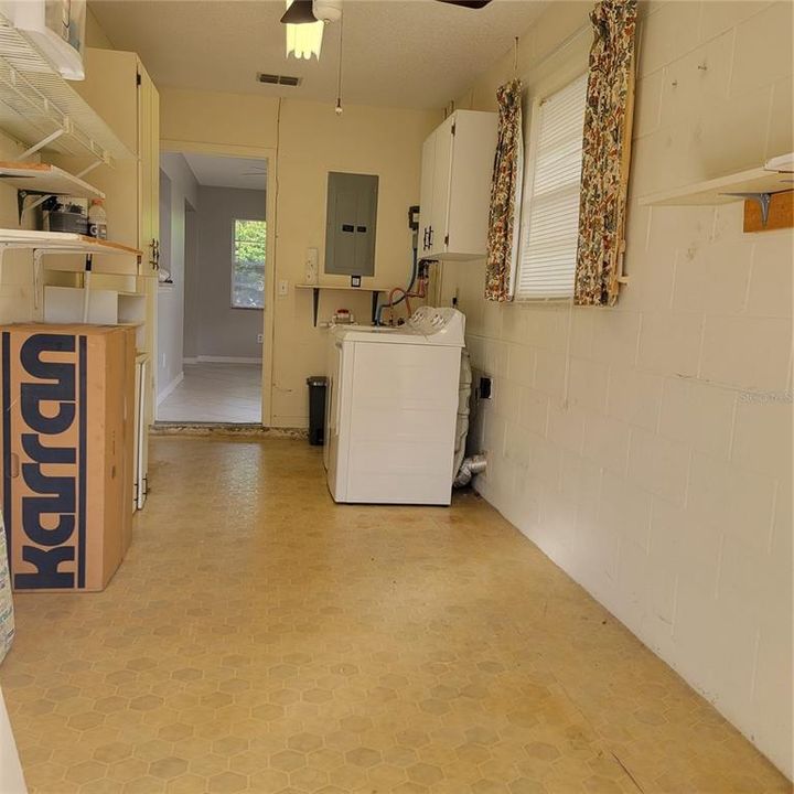 For Rent: $1,700 (2 beds, 2 baths, 984 Square Feet)