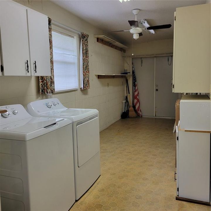 For Rent: $1,700 (2 beds, 2 baths, 984 Square Feet)