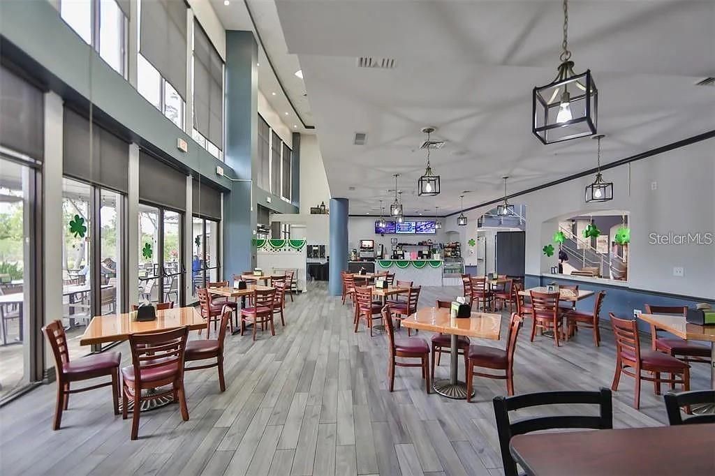 For Rent: $1,700 (2 beds, 2 baths, 984 Square Feet)