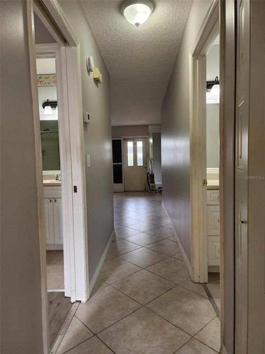 For Rent: $1,700 (2 beds, 2 baths, 984 Square Feet)