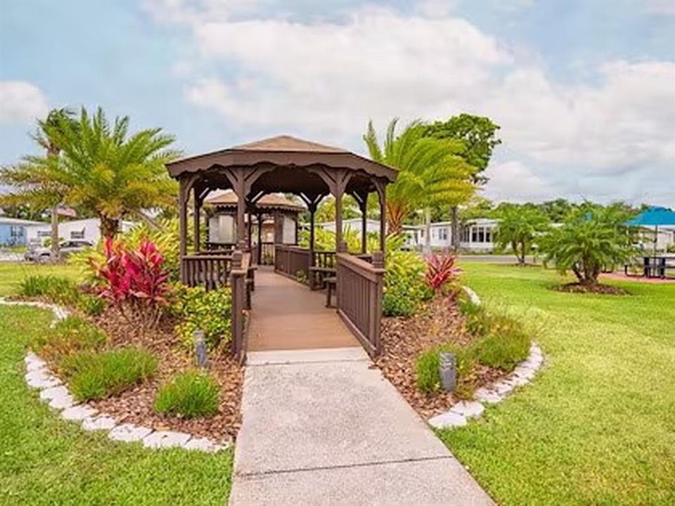 На продажу: $75,000 (3 спален, 2 ванн, 1838 Квадратных фут)