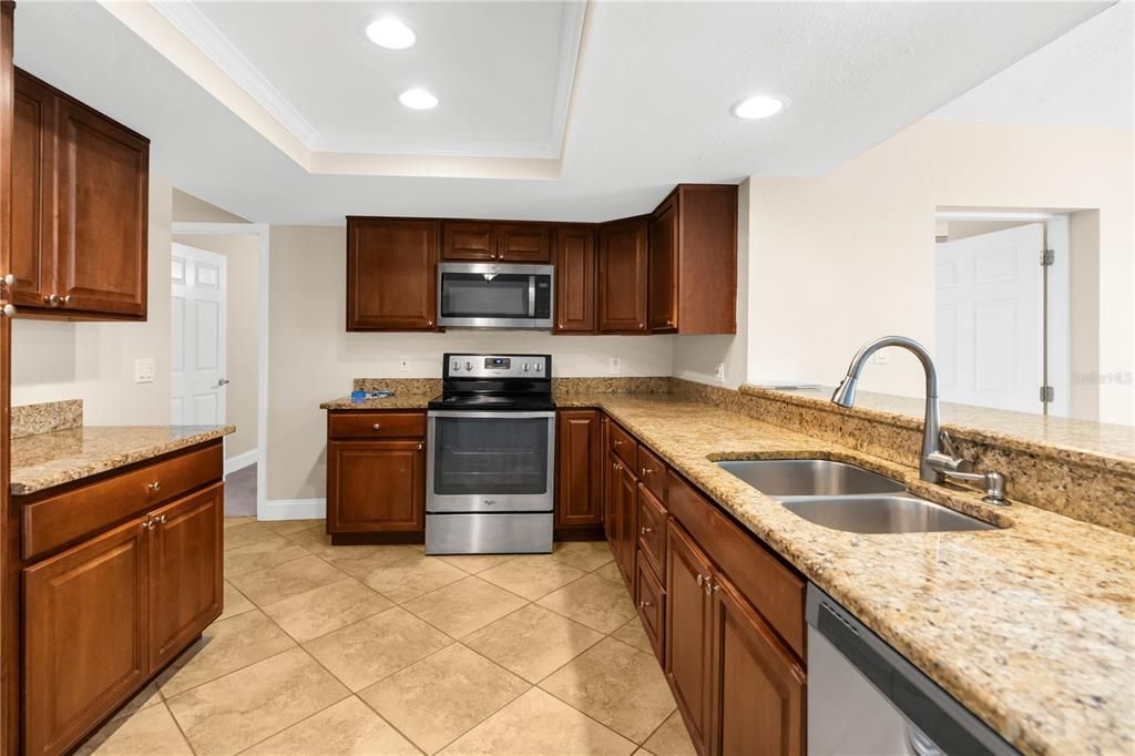 待售: $322,222 (4 贝兹, 2 浴室, 1839 平方英尺)