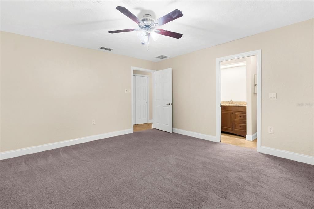 待售: $322,222 (4 贝兹, 2 浴室, 1839 平方英尺)