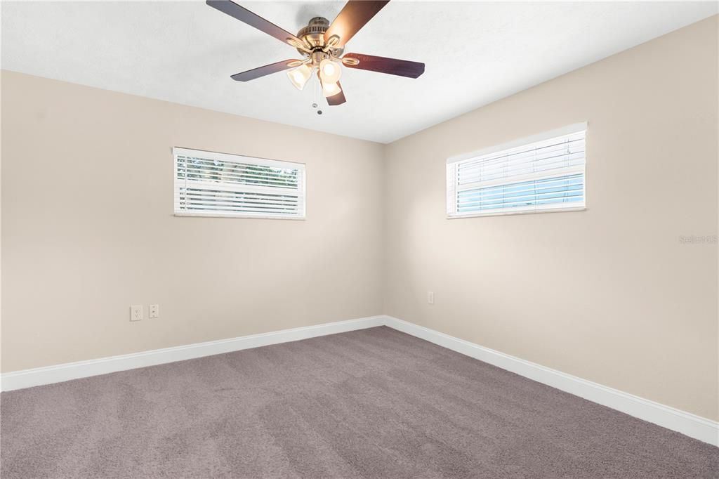 待售: $322,222 (4 贝兹, 2 浴室, 1839 平方英尺)