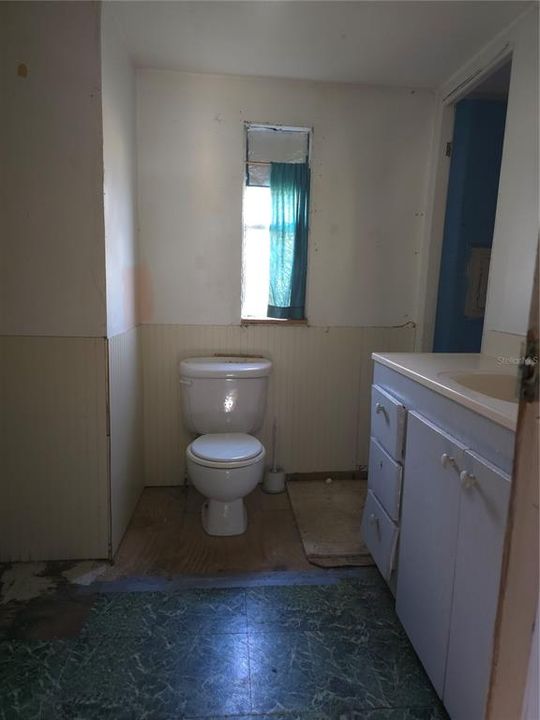 For Sale: $49,900 (2 beds, 1 baths, 784 Square Feet)