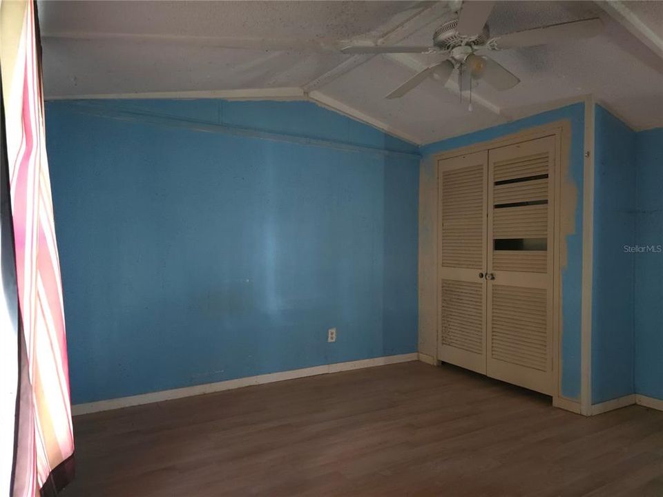 For Sale: $49,900 (2 beds, 1 baths, 784 Square Feet)