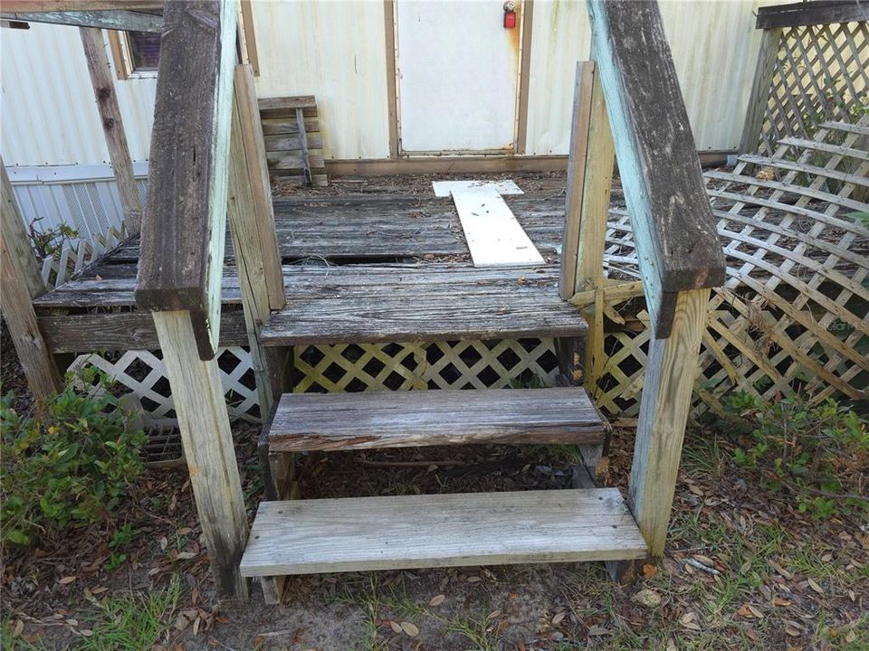 For Sale: $49,900 (2 beds, 1 baths, 784 Square Feet)