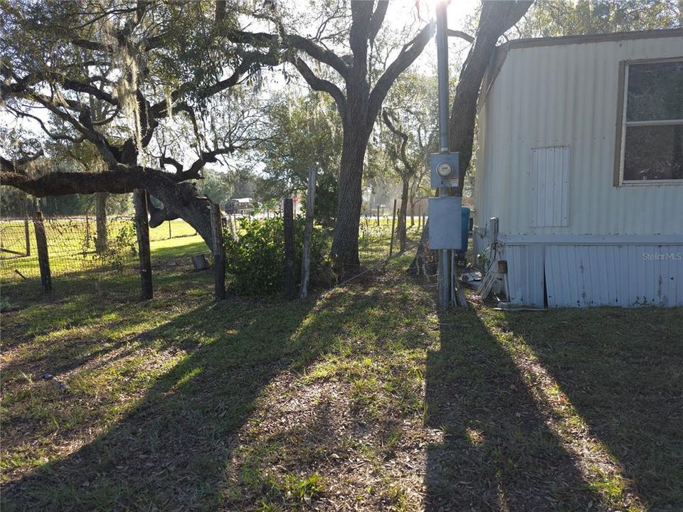 For Sale: $49,900 (2 beds, 1 baths, 784 Square Feet)