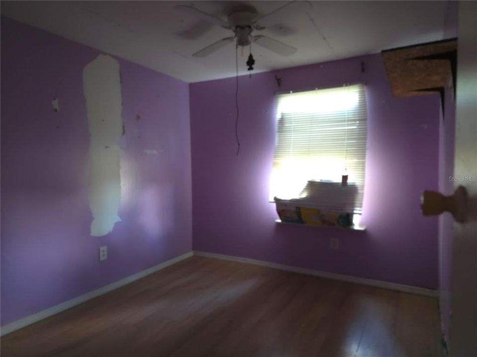 For Sale: $49,900 (2 beds, 1 baths, 784 Square Feet)