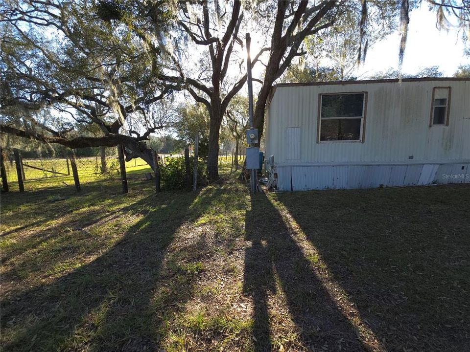 For Sale: $49,900 (2 beds, 1 baths, 784 Square Feet)