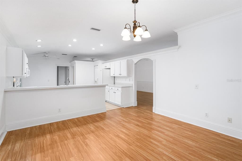 For Rent: $2,750 (4 beds, 2 baths, 1996 Square Feet)