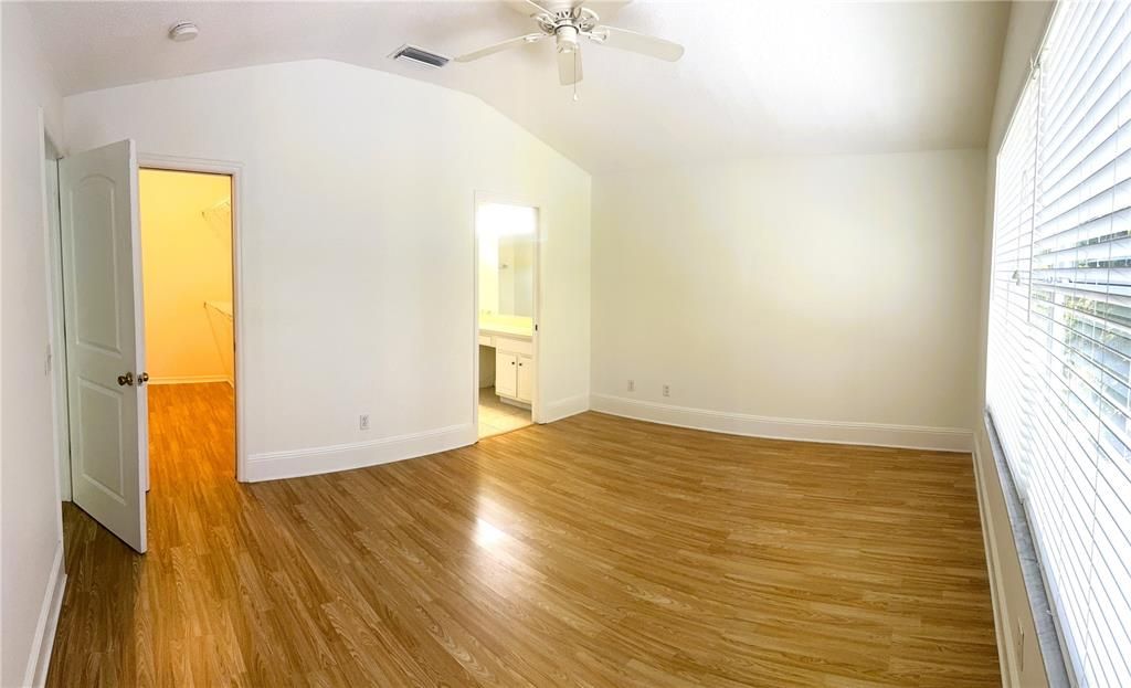 For Rent: $2,750 (4 beds, 2 baths, 1996 Square Feet)