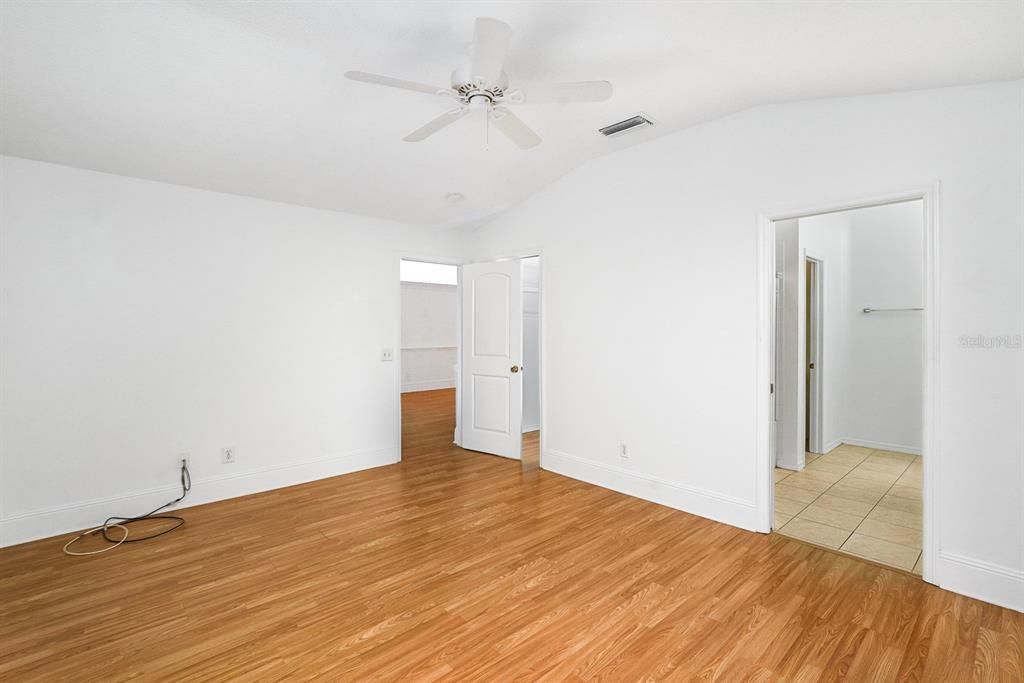 For Rent: $2,750 (4 beds, 2 baths, 1996 Square Feet)