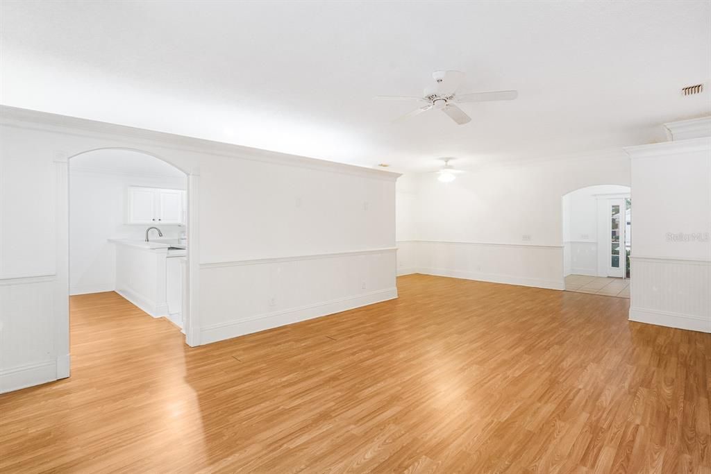 For Rent: $2,750 (4 beds, 2 baths, 1996 Square Feet)