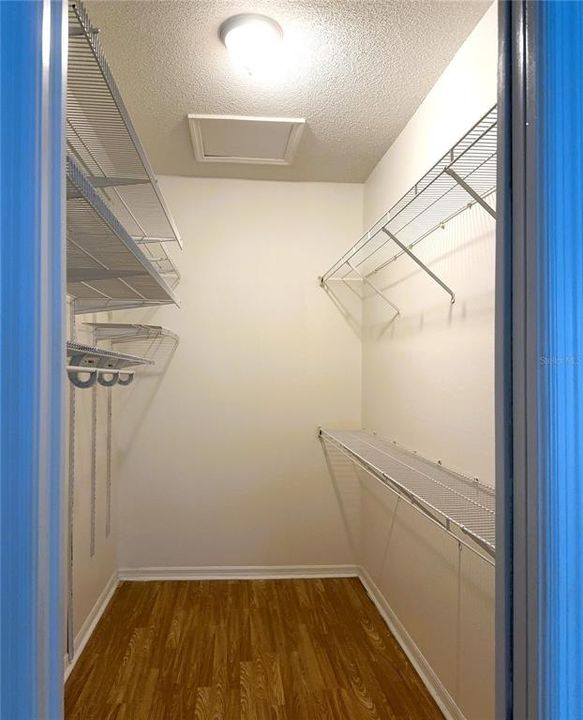 For Rent: $2,750 (4 beds, 2 baths, 1996 Square Feet)