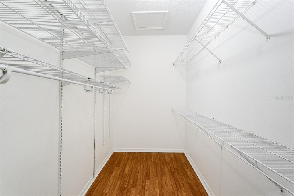 For Rent: $2,750 (4 beds, 2 baths, 1996 Square Feet)