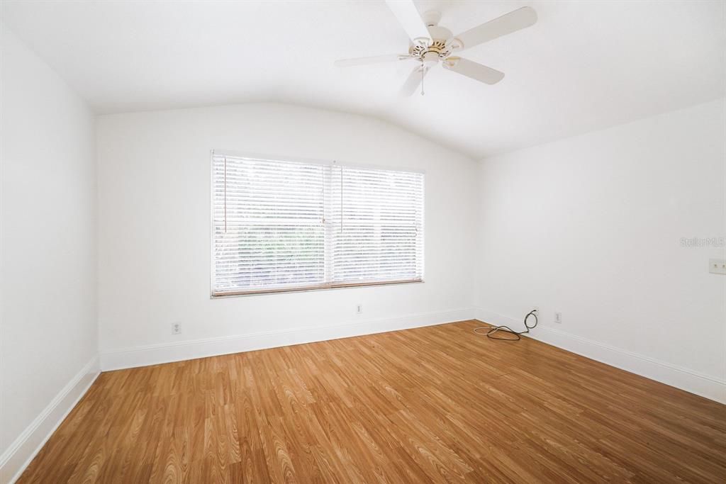 For Rent: $2,750 (4 beds, 2 baths, 1996 Square Feet)