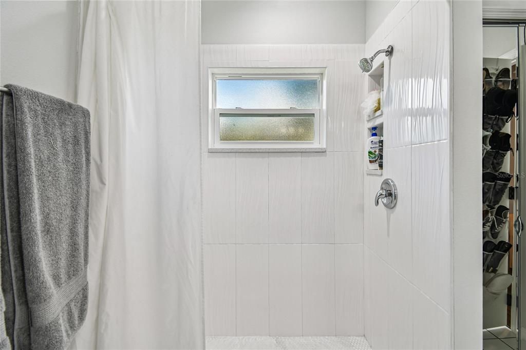 En Venta: $325,000 (2 camas, 2 baños, 1705 Pies cuadrados)