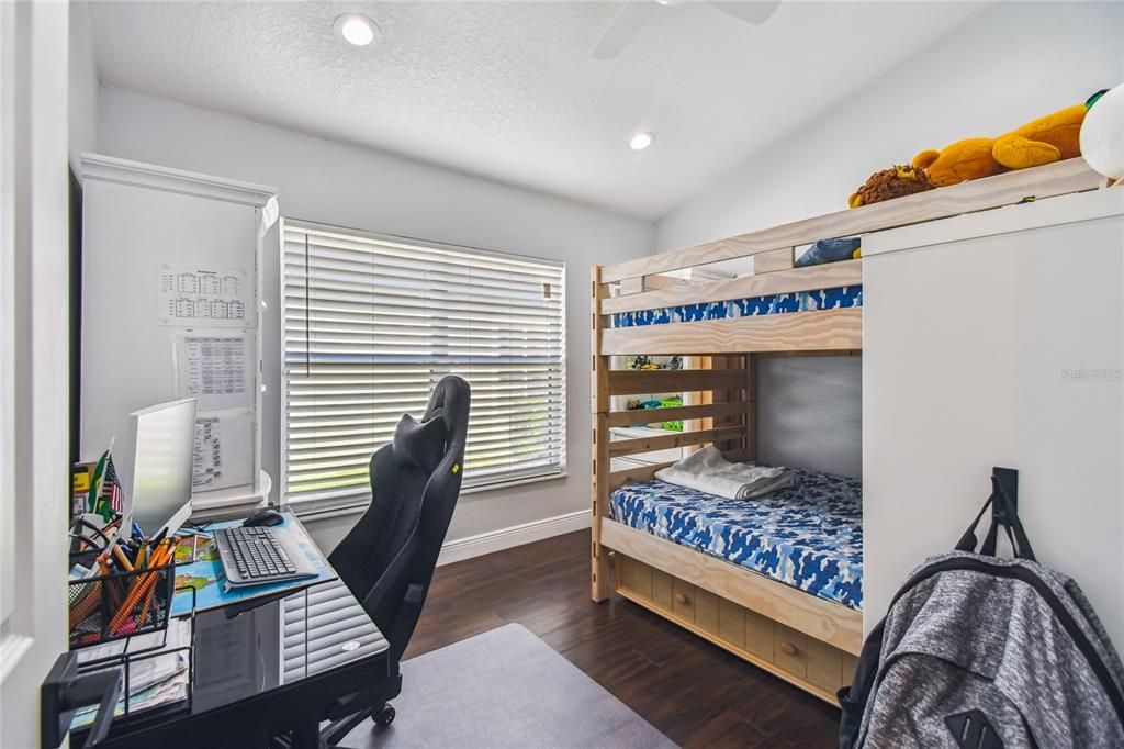 En Venta: $325,000 (2 camas, 2 baños, 1705 Pies cuadrados)