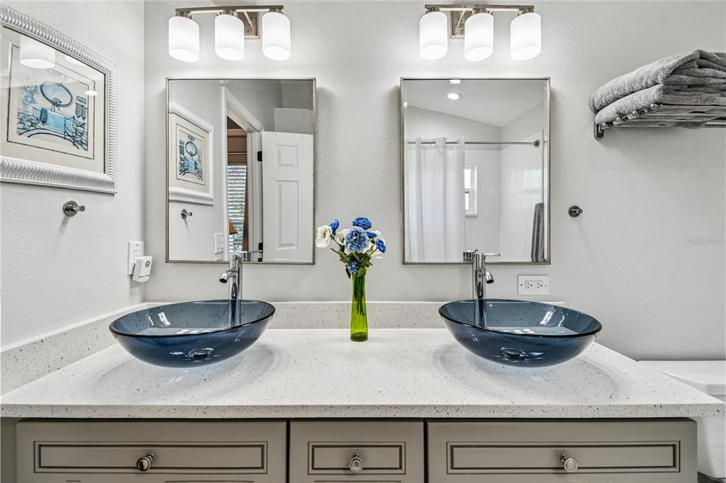 En Venta: $325,000 (2 camas, 2 baños, 1705 Pies cuadrados)