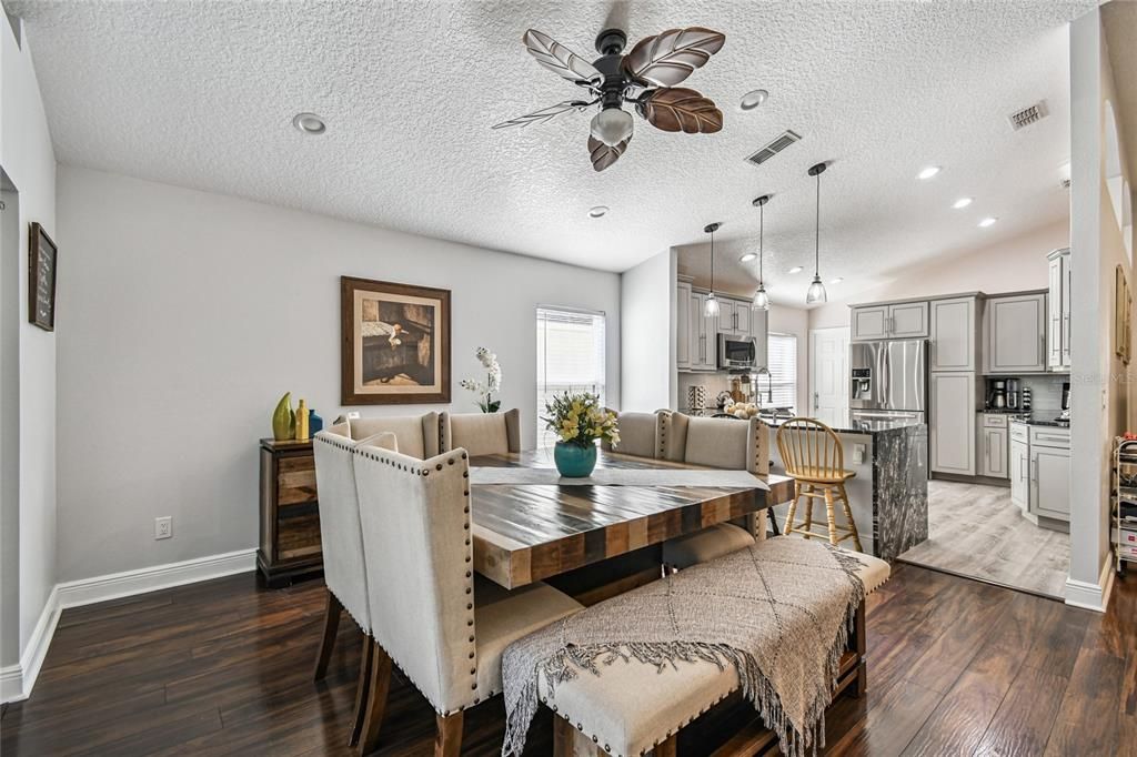 En Venta: $325,000 (2 camas, 2 baños, 1705 Pies cuadrados)