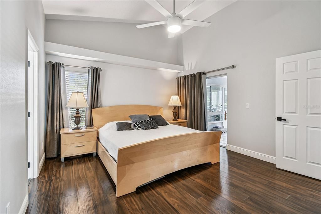 En Venta: $325,000 (2 camas, 2 baños, 1705 Pies cuadrados)