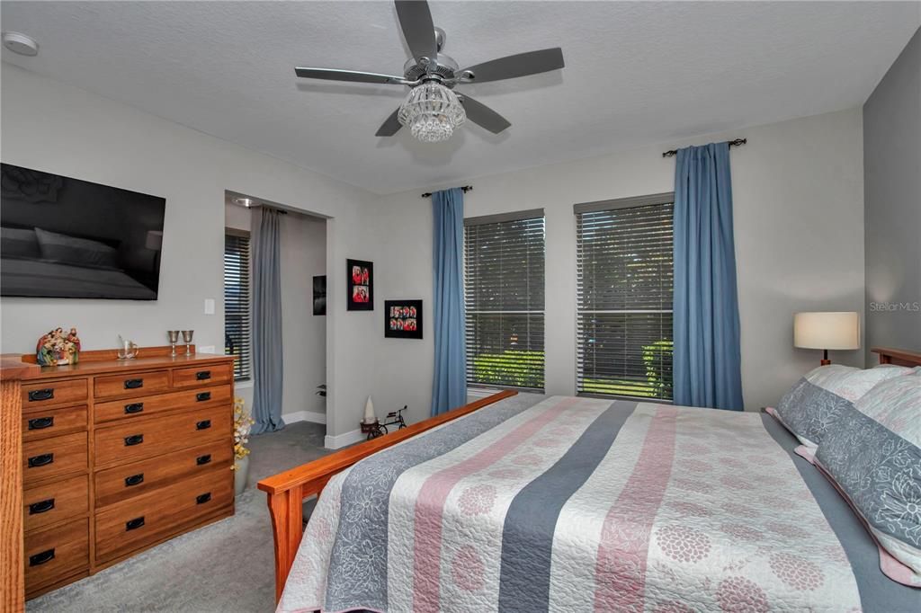 En Venta: $382,000 (2 camas, 2 baños, 1681 Pies cuadrados)