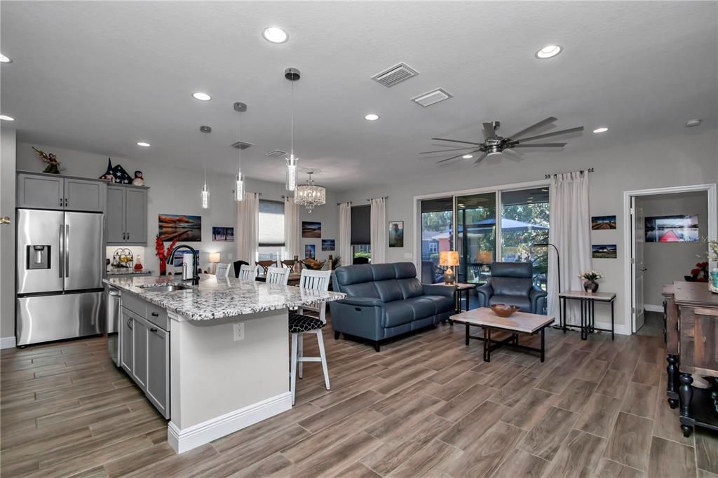 En Venta: $382,000 (2 camas, 2 baños, 1681 Pies cuadrados)