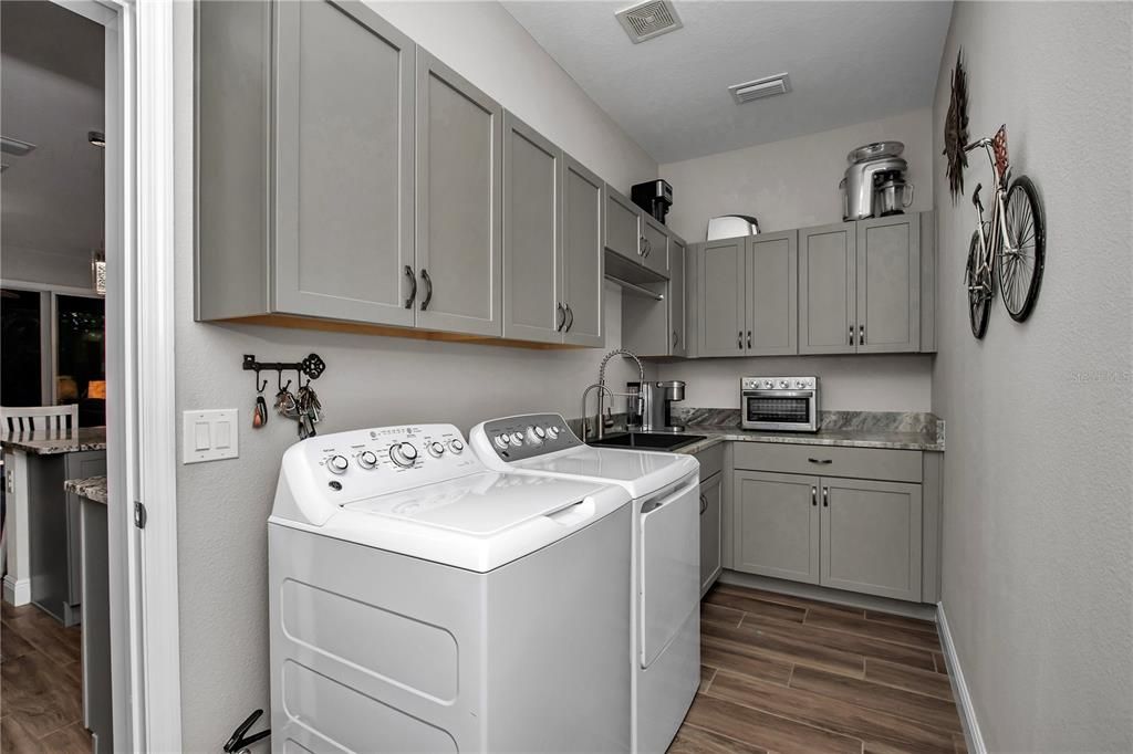 En Venta: $382,000 (2 camas, 2 baños, 1681 Pies cuadrados)