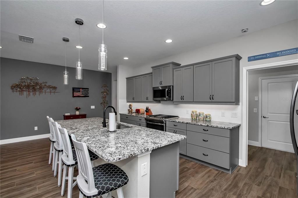 En Venta: $382,000 (2 camas, 2 baños, 1681 Pies cuadrados)