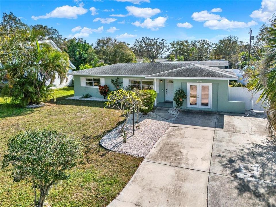 待售: $625,000 (4 贝兹, 3 浴室, 1669 平方英尺)