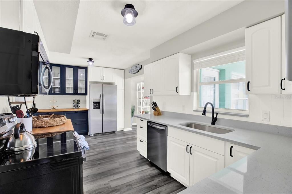 待售: $625,000 (4 贝兹, 3 浴室, 1669 平方英尺)