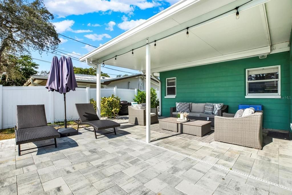 待售: $625,000 (4 贝兹, 3 浴室, 1669 平方英尺)