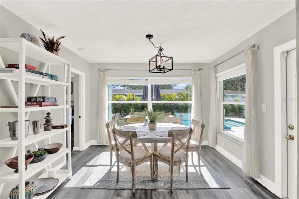 待售: $625,000 (4 贝兹, 3 浴室, 1669 平方英尺)