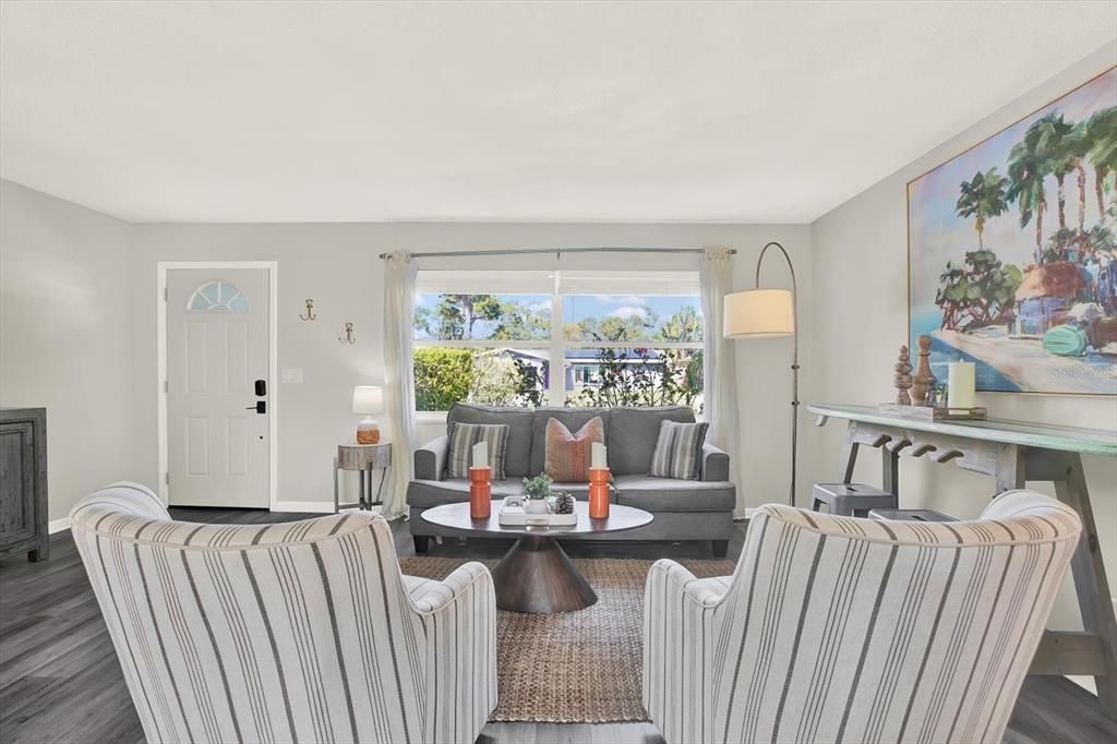 待售: $625,000 (4 贝兹, 3 浴室, 1669 平方英尺)