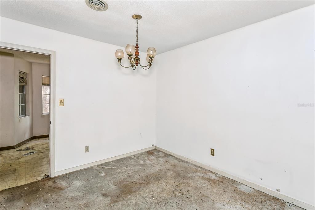 En Venta: $129,900 (3 camas, 2 baños, 1280 Pies cuadrados)