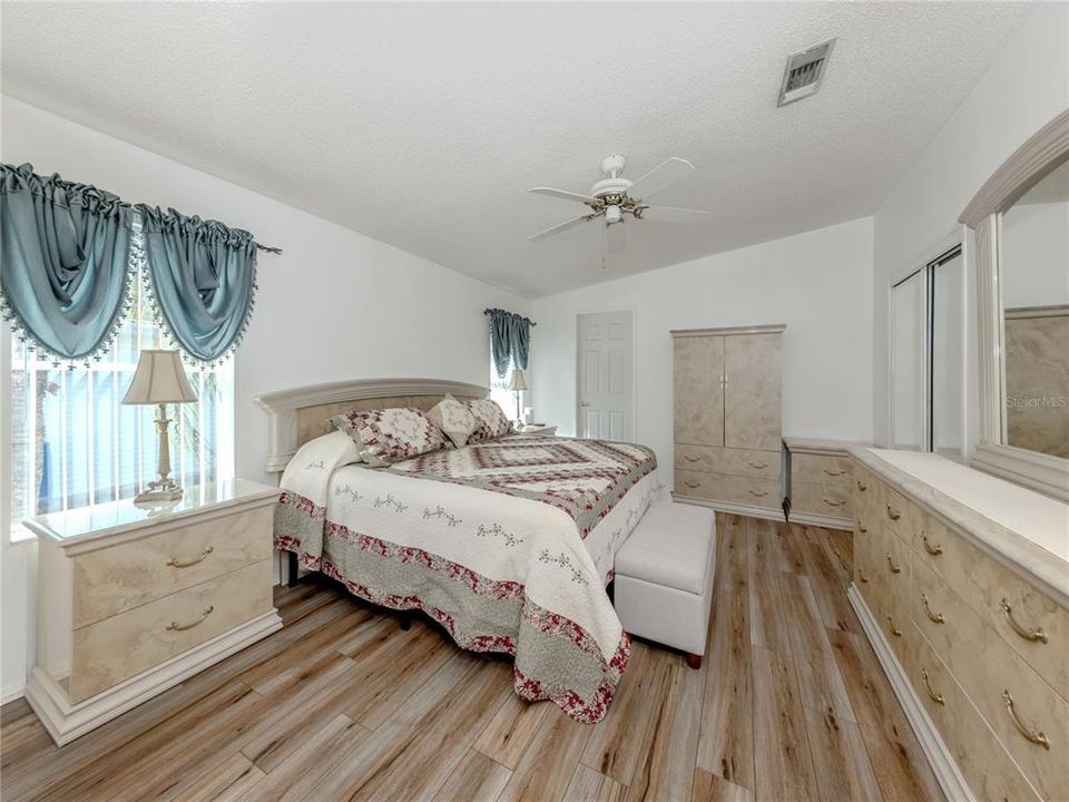 待售: $199,900 (3 贝兹, 2 浴室, 2000 平方英尺)