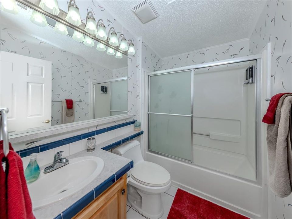 待售: $199,900 (3 贝兹, 2 浴室, 2000 平方英尺)