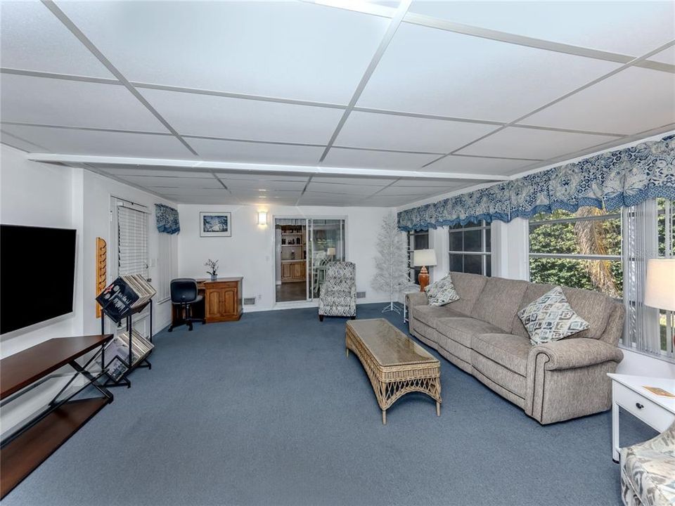 待售: $199,900 (3 贝兹, 2 浴室, 2000 平方英尺)