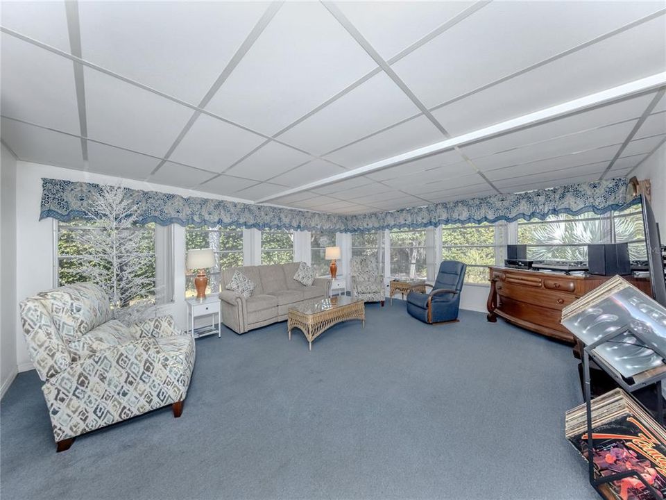 待售: $199,900 (3 贝兹, 2 浴室, 2000 平方英尺)