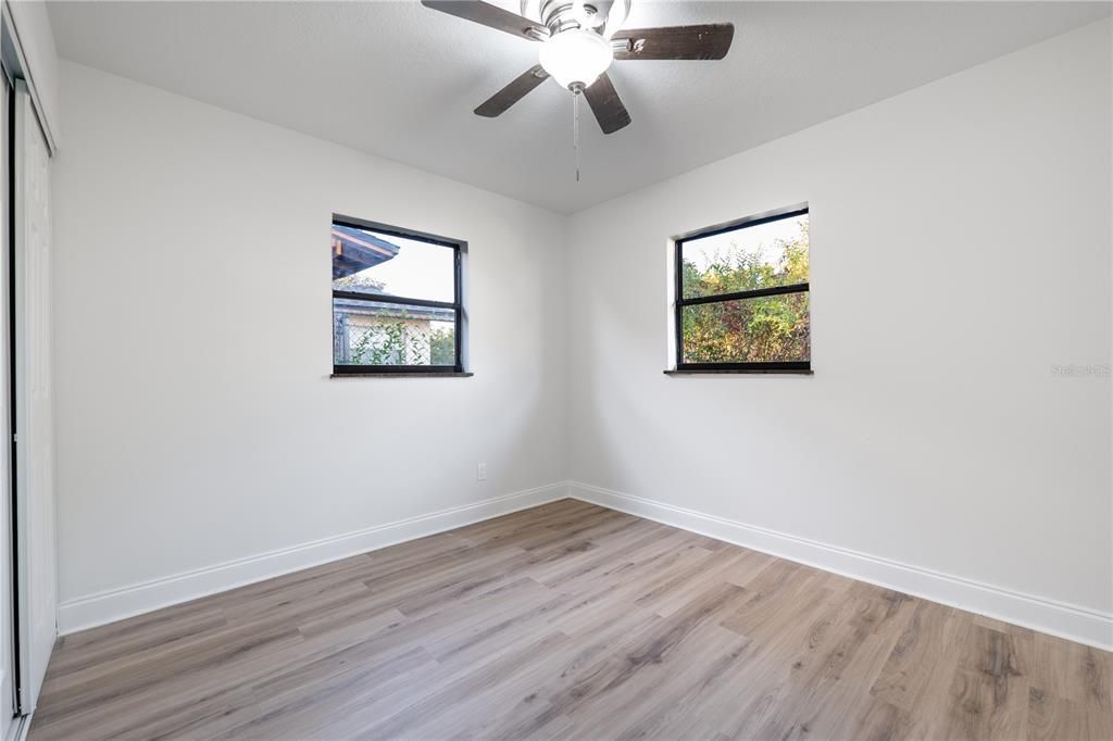 For Sale: $339,900 (4 beds, 2 baths, 1058 Square Feet)