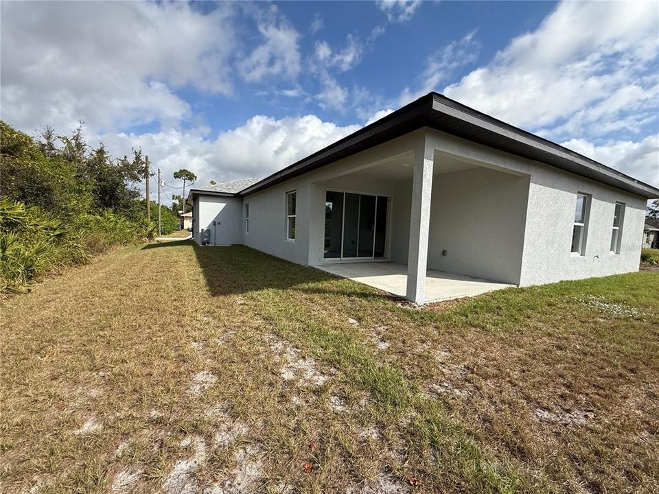 For Rent: $2,100 (4 beds, 2 baths, 1800 Square Feet)