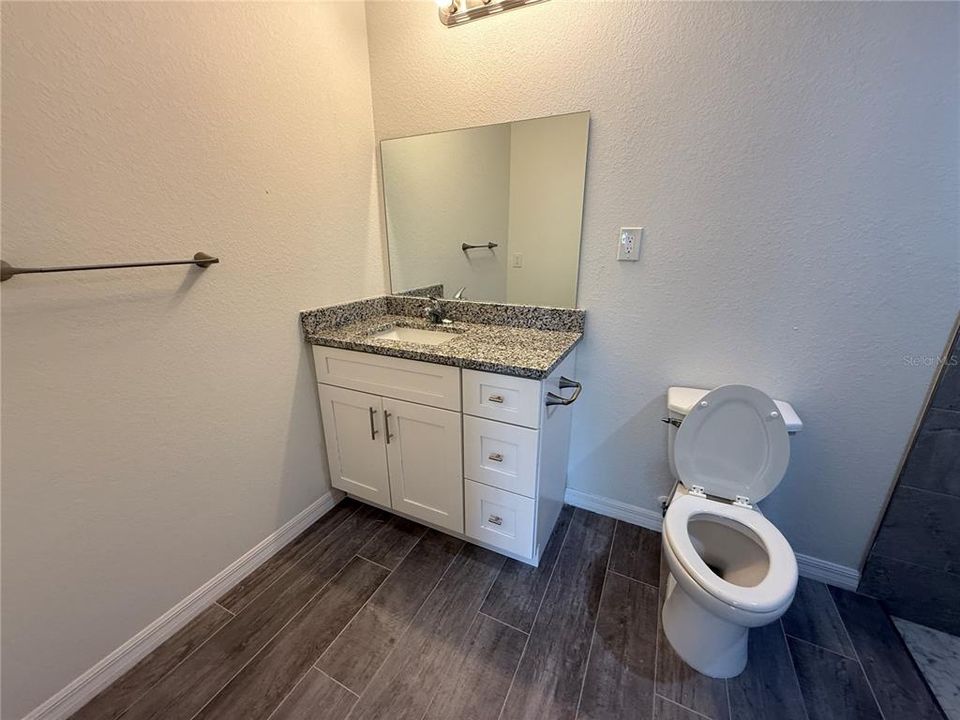 For Rent: $2,100 (4 beds, 2 baths, 1800 Square Feet)