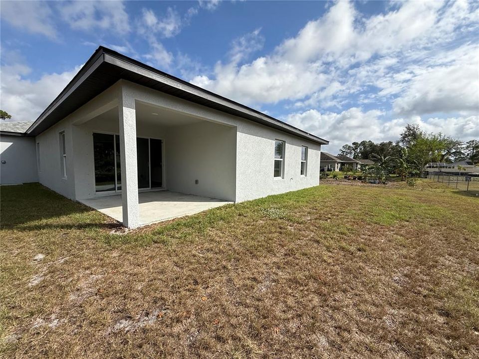 For Rent: $2,100 (4 beds, 2 baths, 1800 Square Feet)