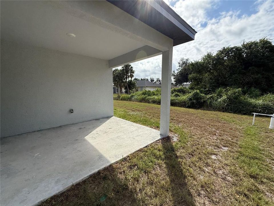 For Rent: $2,100 (4 beds, 2 baths, 1800 Square Feet)