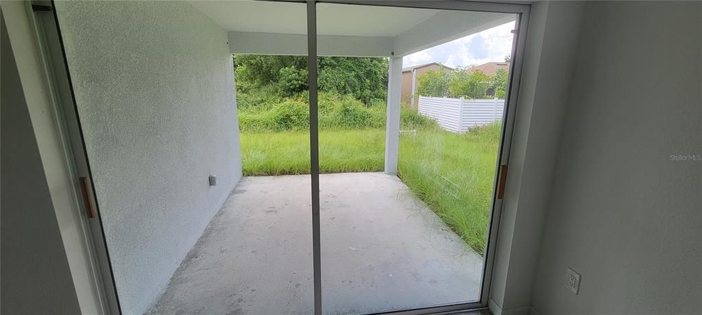 For Rent: $2,100 (4 beds, 2 baths, 1800 Square Feet)