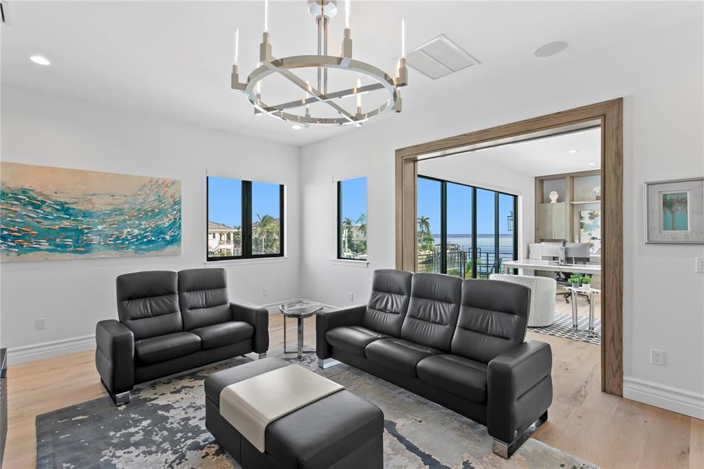 待售: $4,425,000 (5 贝兹, 5 浴室, 4472 平方英尺)