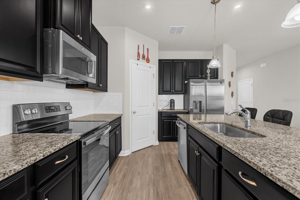 For Sale: $445,000 (4 beds, 2 baths, 1802 Square Feet)